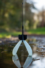 Load image into Gallery viewer, Spyder Spod - night glow bait rocket