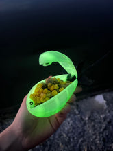 Load image into Gallery viewer, Spyder Spod - night glow bait rocket