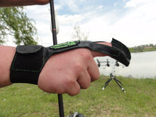 Load image into Gallery viewer, Katran - Casting Glove